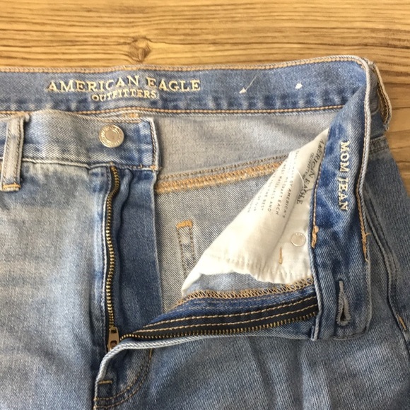 Amerian Eagle Mom Jeans Womens 6 Light/ Medium Wash Distressed Cotton Denim - Picture 11 of 15